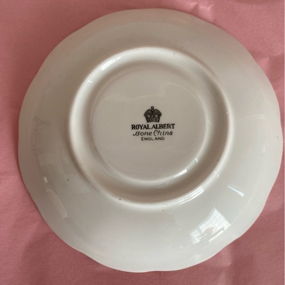 Royal Albert Bone China Lavender Ombré Teacup and Saucer in Primulette Pattern - Picture 7 of 10